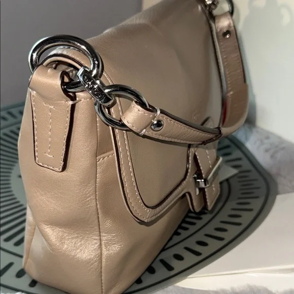 Coach Beige Leather Shoulder Bag - Picture 11 of 12
